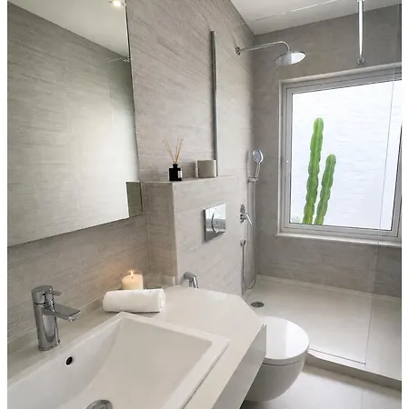 Infinity Exclusive Vila